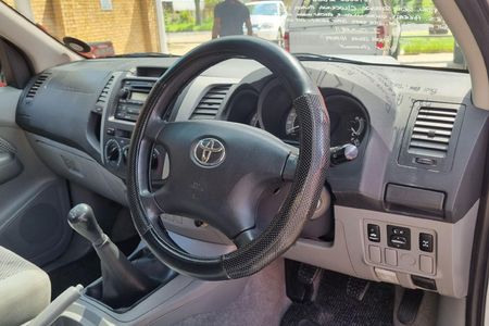 2008-Toyota-Hilux-30-D-4D-Raider-Double-Cab_11