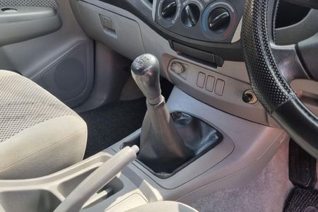 2008-Toyota-Hilux-30-D-4D-Raider-Double-Cab_13