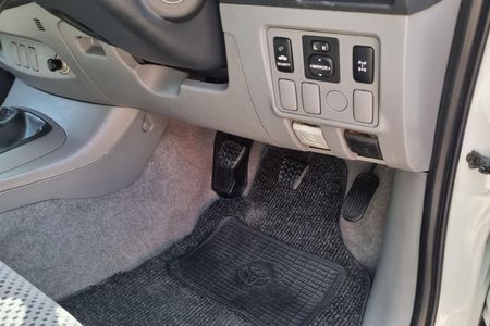 2008-Toyota-Hilux-30-D-4D-Raider-Double-Cab_14