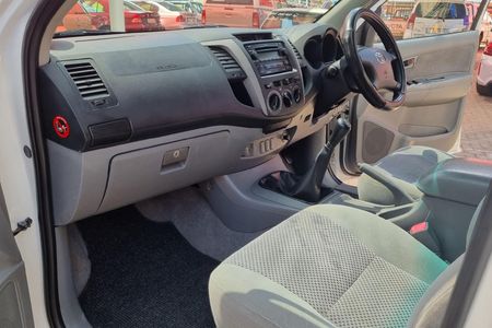 2008-Toyota-Hilux-30-D-4D-Raider-Double-Cab_15