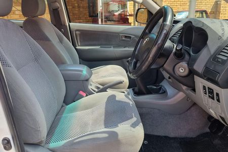 2008-Toyota-Hilux-30-D-4D-Raider-Double-Cab_16
