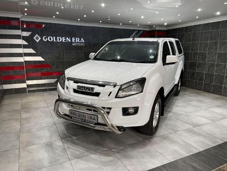 2014-Isuzu-KB-240i-LE-Double-Cab_1