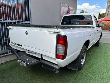 2018-Nissan-NP300-20i-LWB-Single-Cab_2