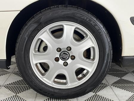 2001-Volvo-V70-T5_4