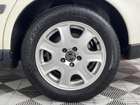 2001-Volvo-V70-T5_6