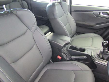 2022-Isuzu-D-Max-30-DDI-LS-4x4-Double-Cab_12