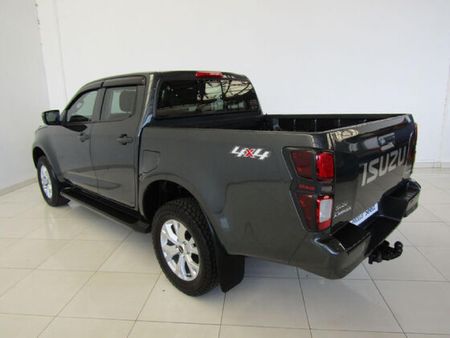 2022-Isuzu-D-Max-30-DDI-LS-4x4-Double-Cab_5