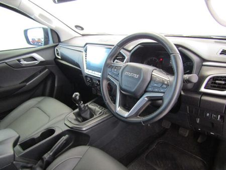 2022-Isuzu-D-Max-30-DDI-LS-4x4-Double-Cab_6