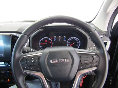 2022-Isuzu-D-Max-30-DDI-LS-4x4-Double-Cab_7
