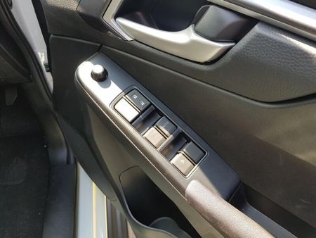 2023-Isuzu-D-Max-30-DDI-LS-4x4-Auto-Double-Cab_10