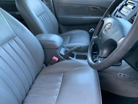 2006-Toyota-Hilux-30-D-4D-Raider-Double-Cab_8
