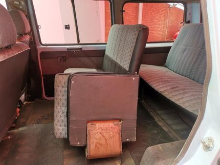 1993-Toyota-Venture-1800-8-seat_9