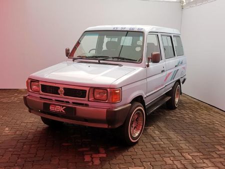 1993-Toyota-Venture-1800-8-seat_2