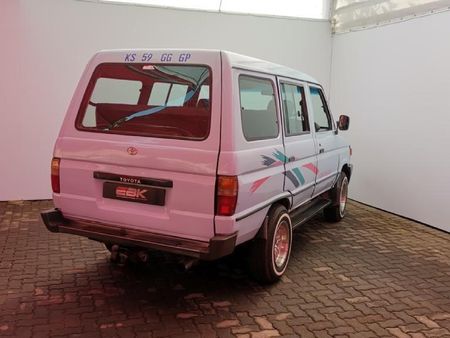 1993-Toyota-Venture-1800-8-seat_5