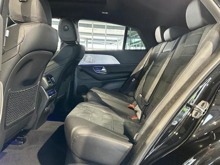 2023-Mercedes-Benz-GLE-Coupe-400d-4Matic_11
