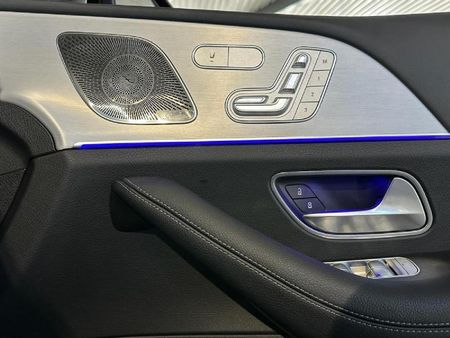 2023-Mercedes-Benz-GLE-Coupe-400d-4Matic_8