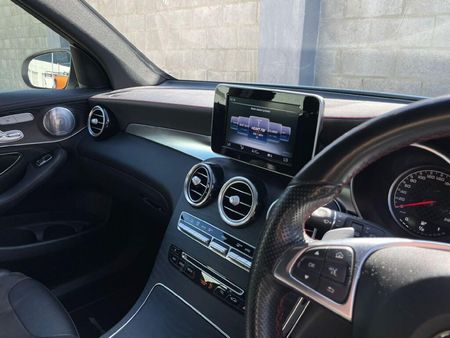2017-Mercedes-AMG-GLC-43-AMG-4Matic_11