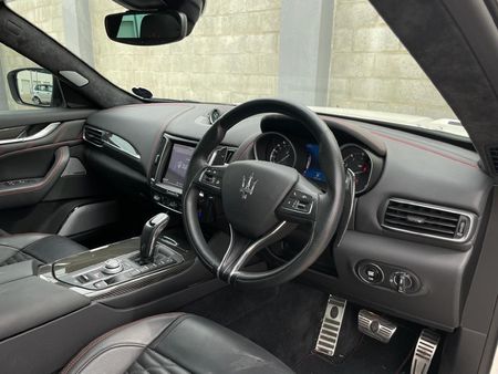 2022-Maserati-Levante-Trofeo_10