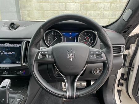 2022-Maserati-Levante-Trofeo_11