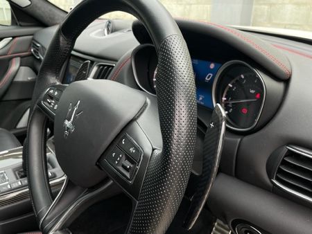 2022-Maserati-Levante-Trofeo_16