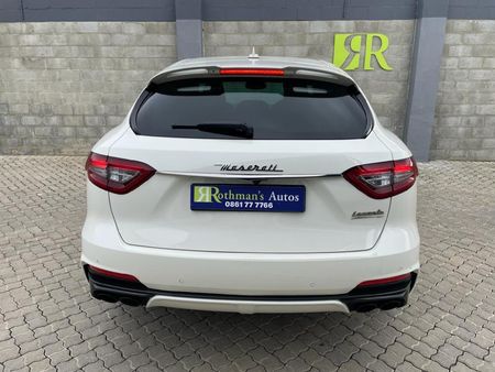2022-Maserati-Levante-Trofeo_4