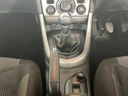 2008-Peugeot-308-16T-XT_10
