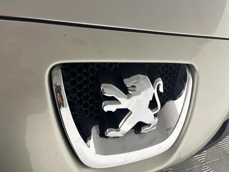 2008-Peugeot-308-16T-XT_11