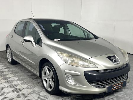2008-Peugeot-308-16T-XT_13