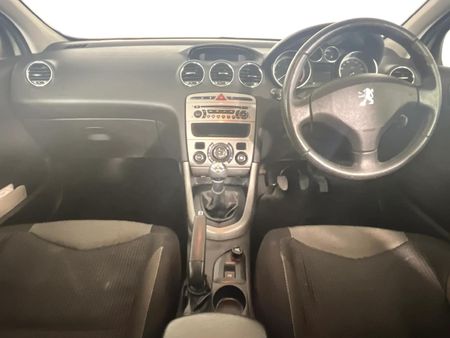 2008-Peugeot-308-16T-XT_1