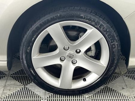 2008-Peugeot-308-16T-XT_5