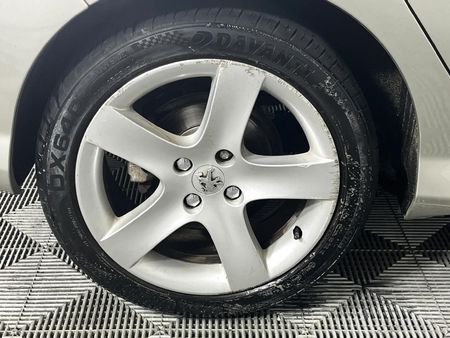 2008-Peugeot-308-16T-XT_7