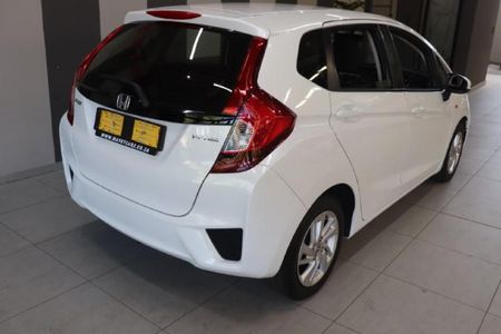2020-Honda-Jazz-12-Comfort_3