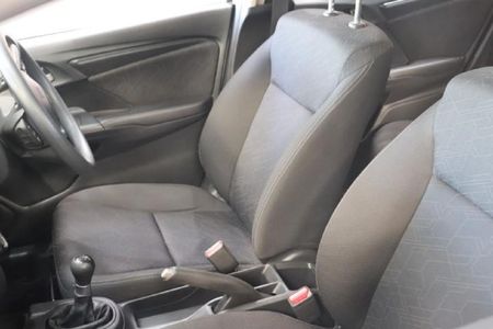 2020-Honda-Jazz-12-Comfort_6
