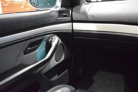 2000-BMW-M5-e39_13