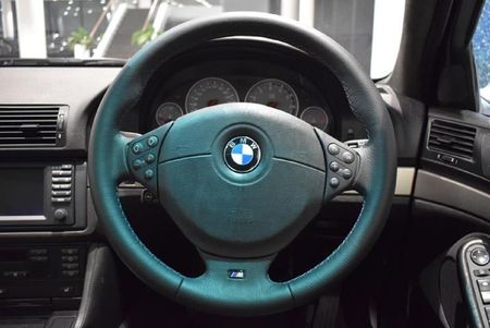 2000-BMW-M5-e39_14