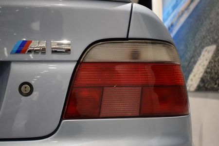 2000-BMW-M5-e39_17