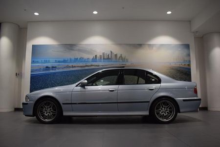 2000-BMW-M5-e39_2