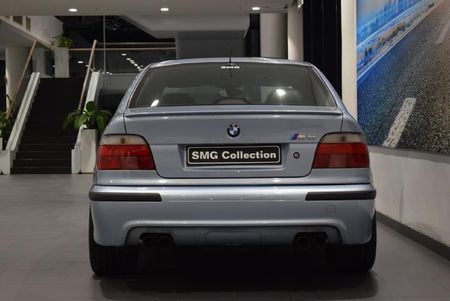 2000-BMW-M5-e39_4