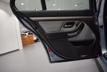 2000-BMW-M5-e39_6