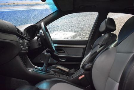 2000-BMW-M5-e39_8