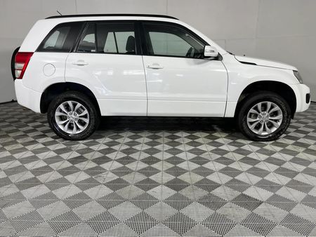 2018-Suzuki-Grand-Vitara-24-Dune_11