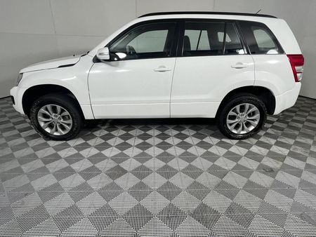 2018-Suzuki-Grand-Vitara-24-Dune_13