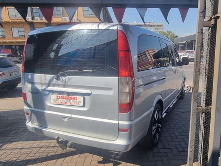 2005-Mercedes-Benz-Vito-115-CDI-CrewBus_2