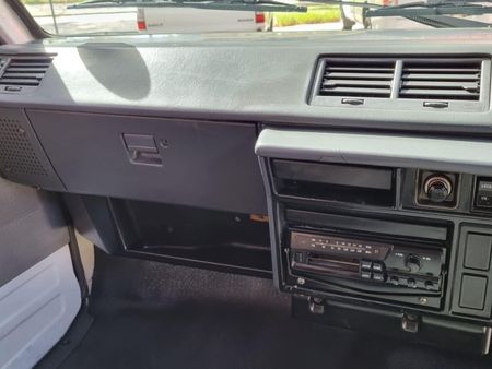 1998-Toyota-Hi-Ace-Super-16_21