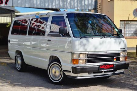 1998-Toyota-Hi-Ace-Super-16_2