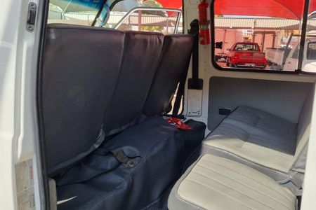 1998-Toyota-Hi-Ace-Super-16_29
