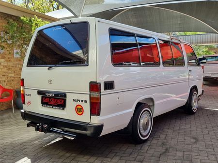 1998-Toyota-Hi-Ace-Super-16_5