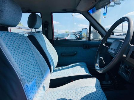 1992-Toyota-Hilux-2200-4x4-Double-Cab_10