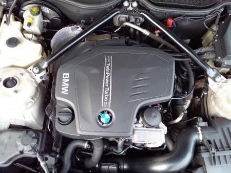 2012-BMW-Z4-sDrive28i-Auto_13
