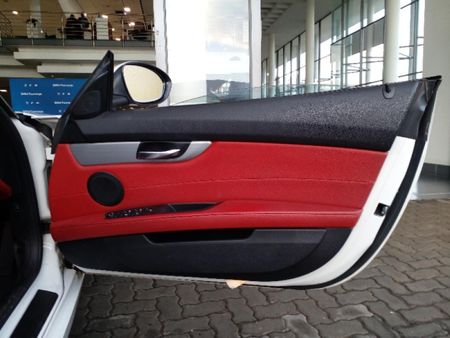 2012-BMW-Z4-sDrive28i-Auto_16